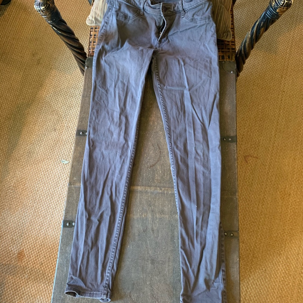 Grey Abercrombie and Fitch skinny jeans